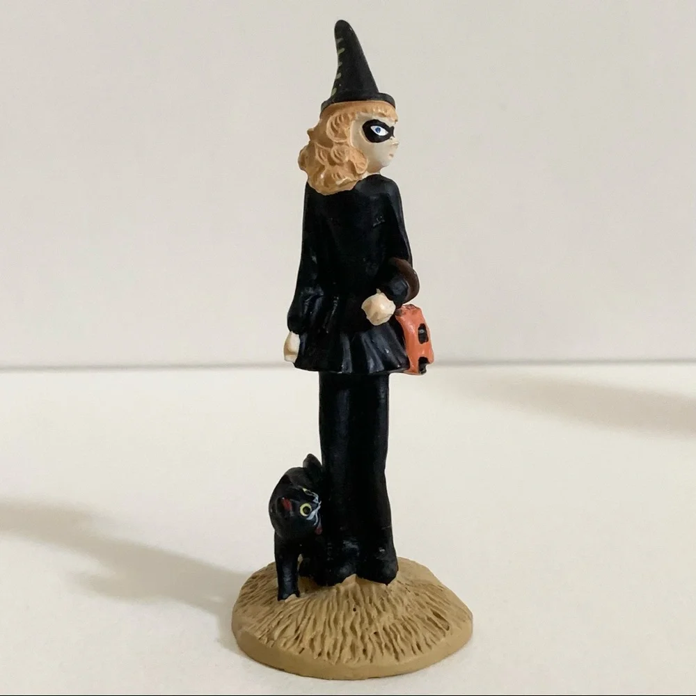 Vintage 90’s Halloween witch girl and cat figurine